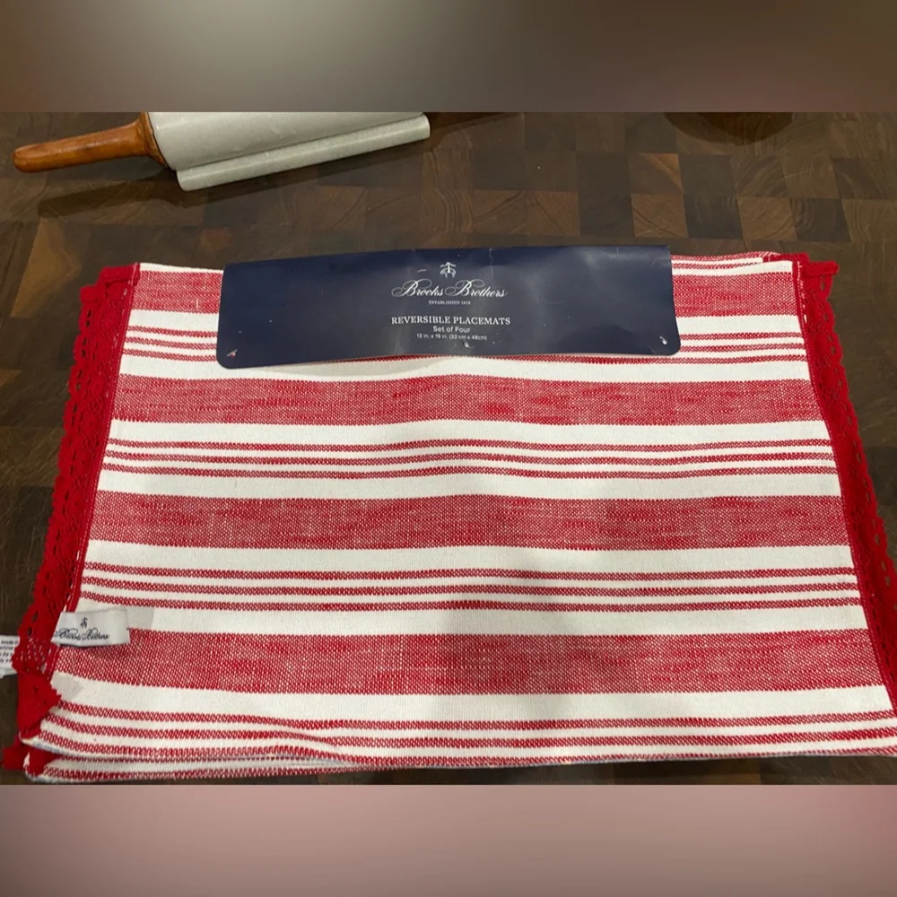 Brooks Brothers patriotic placemat set of 4) Brand new - reversible -